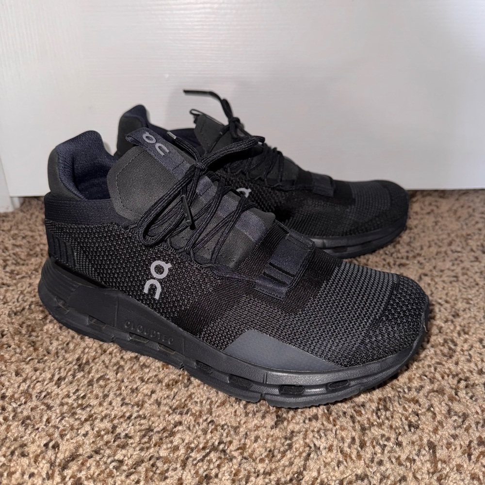 On Cloud Women's Black Shoes Size 9